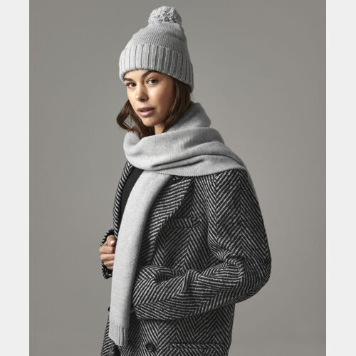 Knitted scarf and beanie gift set Thumbnail