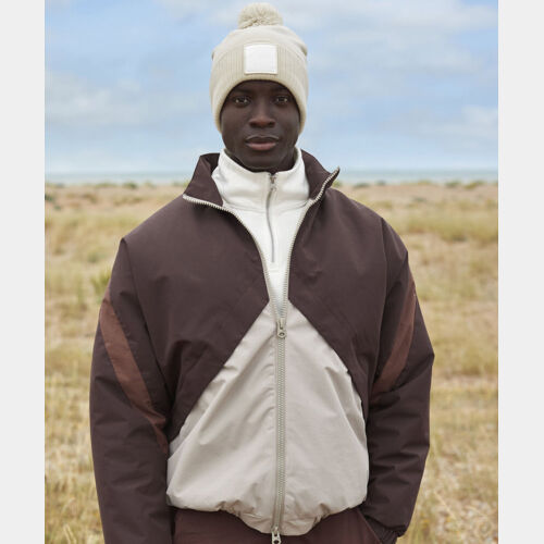 Appliqué patch pom beanie Thumbnail