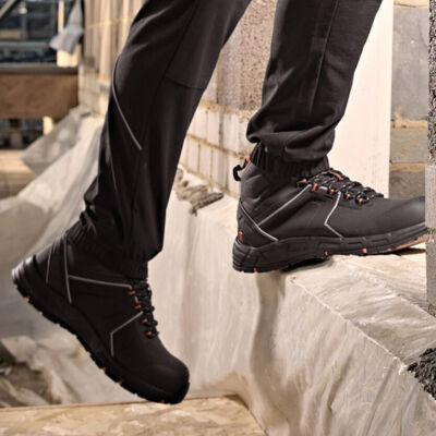 Coldwell light boots Thumbnail