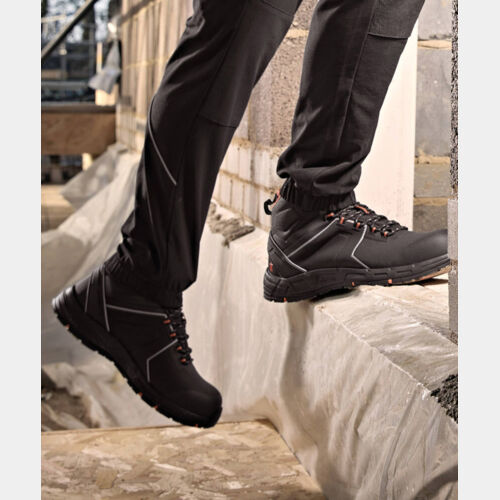 Coldwell light boots Thumbnail