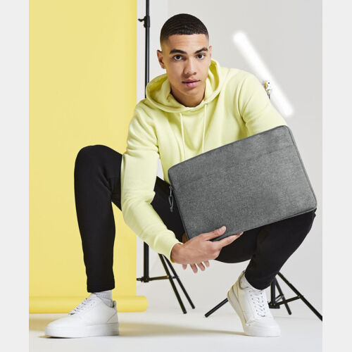 Essential 15" laptop case Thumbnail