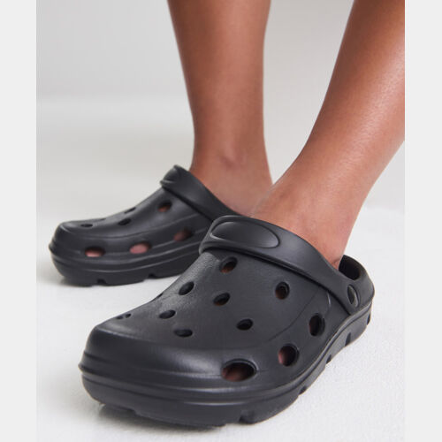 Clogs, Slides & Slippers Thumbnail